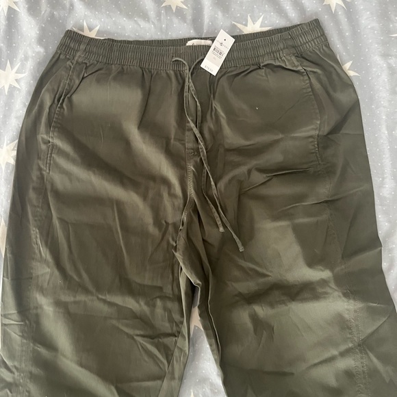 Green Loft Pants - Picture 2 of 4